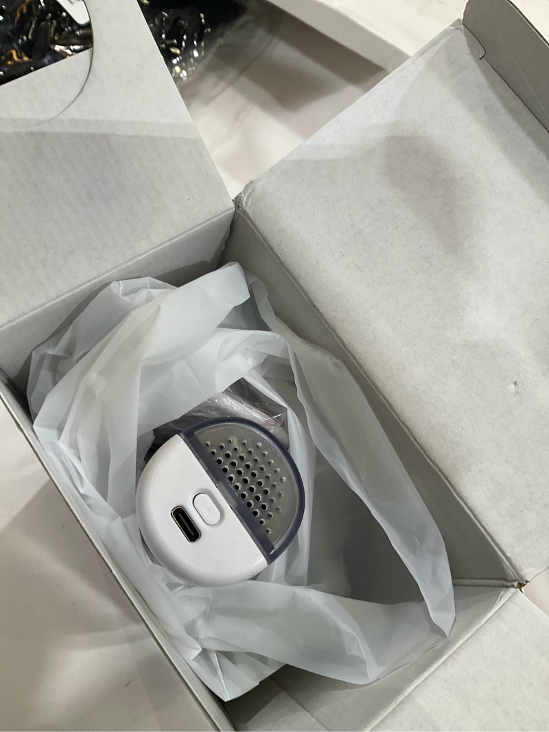 Condition photo showing Good Condition for vasson fabric shaver, electric lint remover, rechargeable lint shaver, sweater shavers to remove pilling, large fuzz remover for clothes couch furniture (greyish white)