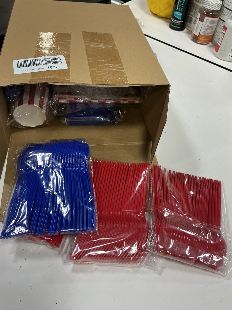 Condition photo showing New/Like New for 400 Pcs American Flag Patriotic Party Supplies Labor Day Disposable Paper Plates Napkins and Cups Veterans Election Tableware for Independence 4th of July Memorial Day(Novelty)