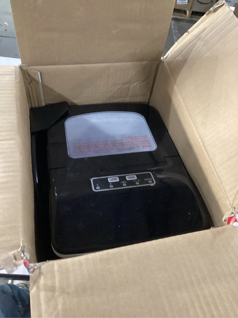 Frigidaire Compact Countertop Ice Maker, Makes 26 Lbs. of Bullet Shaped Ice Cubes Per Day, Silver St