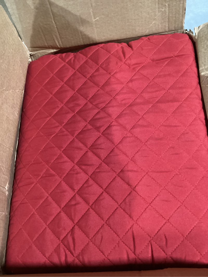Condition photo showing Good Condition for Whale Flotilla Soft King Size Quilt Set for All Seasons, 3-Piece Ultrasonic Geometric Quilts Bedding Set, Lightweight Reversible Bedspread, Coverlet, Bed Cover with 2 Pillow Shams, Red Red King (96"x104")