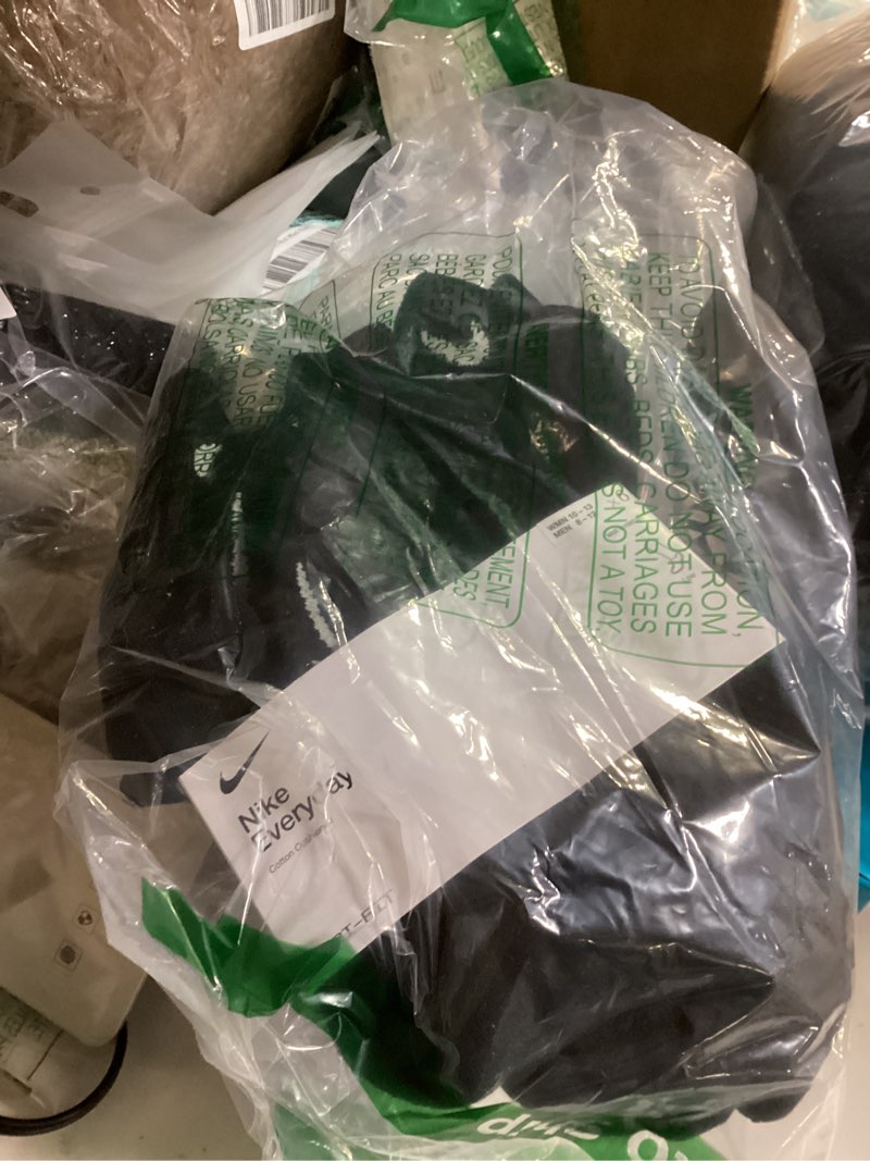 Condition photo showing New/Like New for Nike Unisex Adult Everyday Cushioned Training Low Socks (6 Pairs) Large Black/White