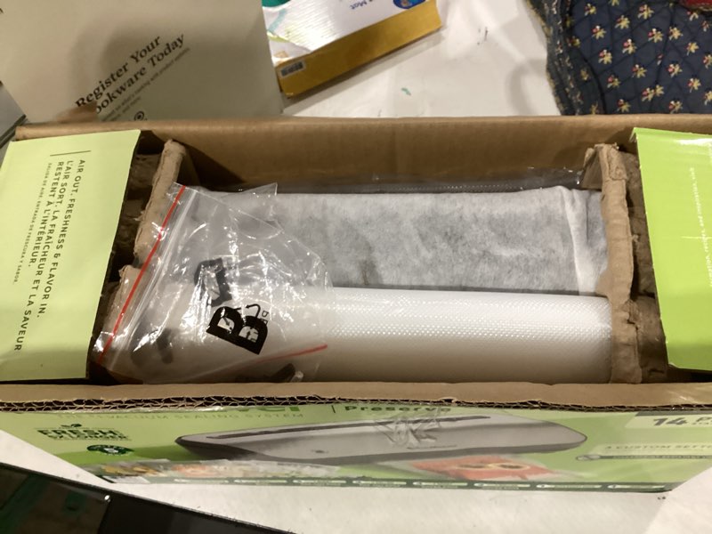 Condition photo showing Good Condition for foodsaver preserve vacuum sealer with special value 14 piece starter kit