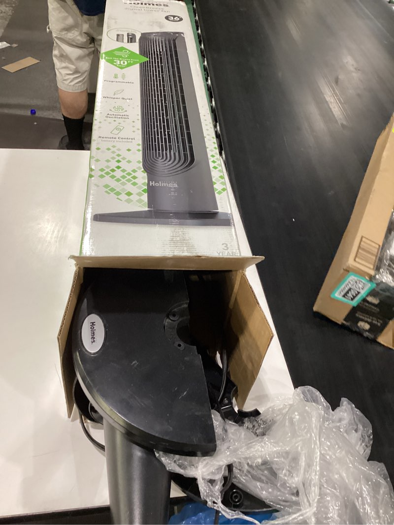 Condition photo showing Good Condition for holmes cleanbreezedigital tower fan
