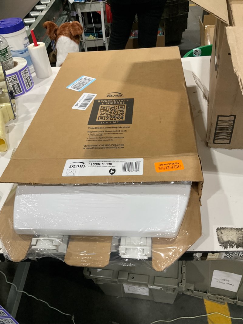 Condition photo showing New/Like New for bemis 1500ec 390 lift-off wood elongated toilet seat, cotton white (pack of 1)