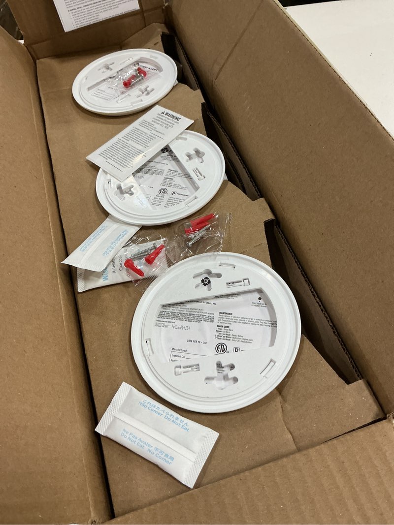 Condition photo showing Good Condition for first alert smico105-ac, interconnect hardwire combination smoke & carbon monoxide alarm with 10-year battery backup, 3-pack