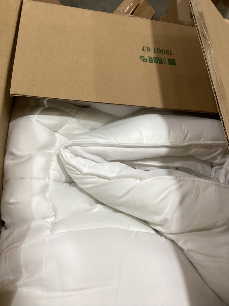 Condition photo showing Good Condition for EASELAND Queen Size Mattress Pad Pillow Top Mattress Cover Quilted Fitted Mattress Protector Cotton Top Stretches up 8-21" Deep Pocket Cooling Mattress Topper (60x80 inch, White) White Queen