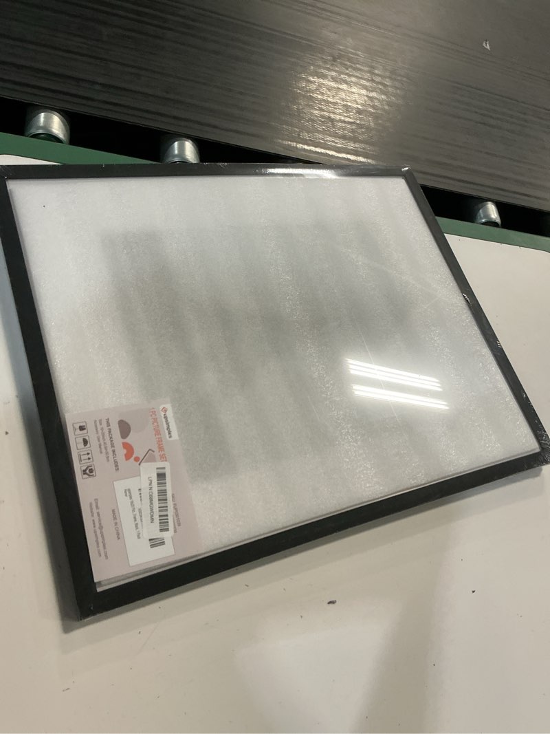 Condition photo showing Good Condition for upsimples 16x20 picture frame, display pictures 11x14 with mat or 16 x 20 without, wall hanging poster frame, black, 1 pack black 16x20