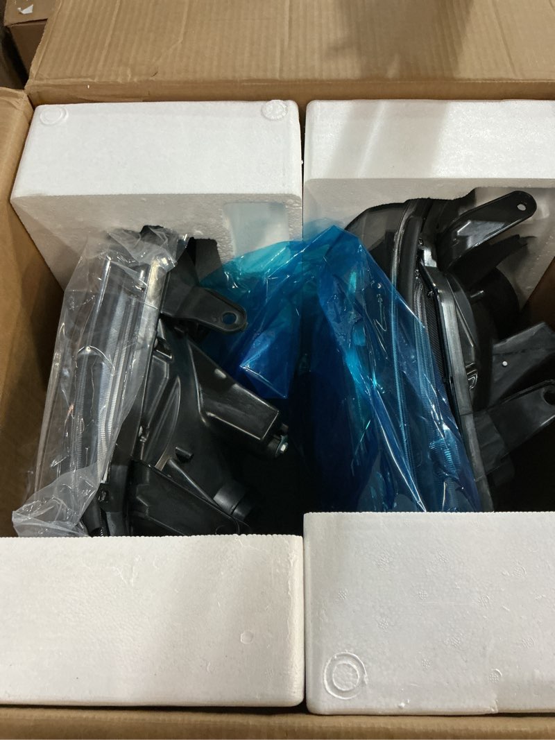 2012-2015 TOYOTA TACOMA BLACK HOUSING CLEAR CORNER SIGNAL HEADLIGHTS