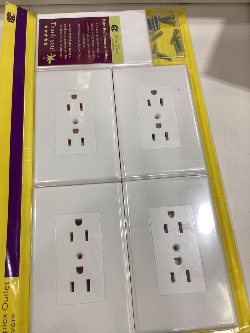 Condition photo showing Good Condition for Bates Duplex Wall Outlet Covers - 10 Pack, White Wall Plates 10 Pack White