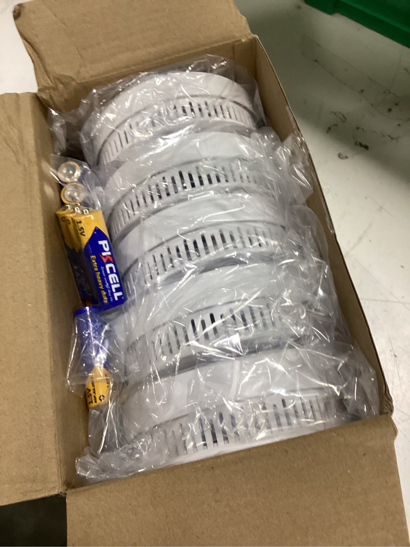 Condition photo showing Good Condition for 5 Packs,Smoke Detector Carbon Monoxide Detector Combo,2-in-1 Detection,85 dB Alarm,LED Indication,LCD Digital Displays,Battery Operated,(Includes 3 x 1.5V AA Batteries),Easy to Install,Portable Use 5-Pack