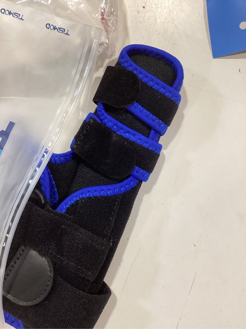 Condition photo showing Good Condition for trigger finger splint: support the middle, index, little or ring finger, hand splint brace-treating hand fractures, arthritis, mallet finger or metacarpal fractures (left hand) large/x-large blue-left