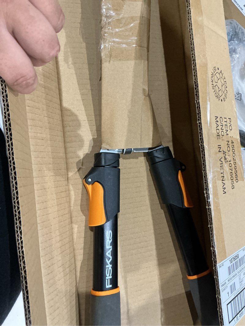 Condition photo showing Good Condition for fiskars 25"-33" power-lever extendable garden hedge shears, 10” blades 25-33" power-lever