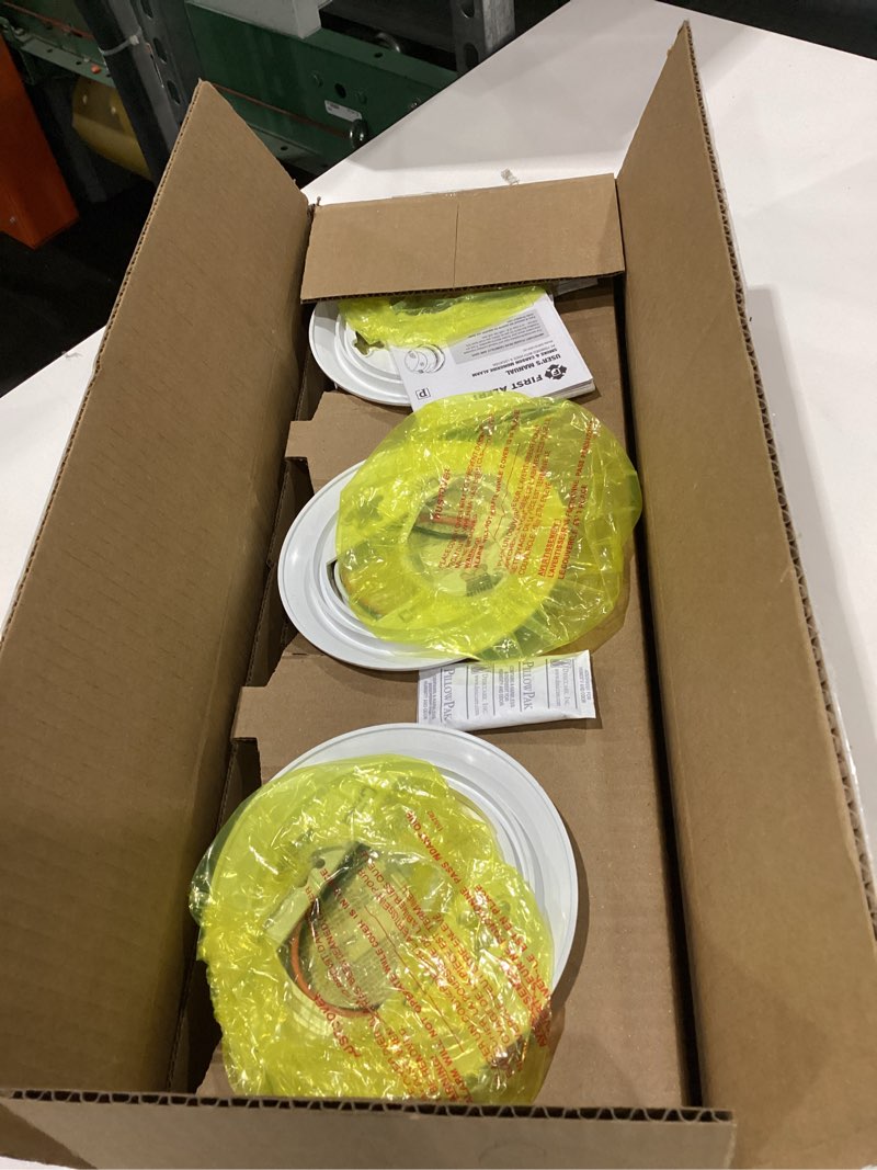 Condition photo showing New/Like New for first alert combination smoke & carbon monoxide alarm, interconnect hardwire detector with battery backup and voice & location alerts, smco100v-ac, 3-pack 3-pack precision detection