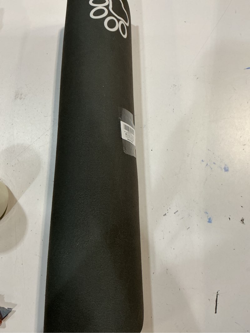 Condition photo showing Good Condition for Large Pet Feeding Mat, Absorbent Quick Dry Dog Mat for Food and Water Bowl, No Stains Easy Clean Dog Water Dispenser Mat, Dog Accessories, Pet Supplies Mat, Dog Bowl Mat for Messy Drinkers