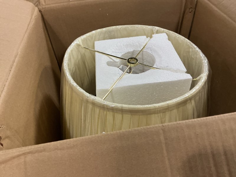 Condition photo showing Good Condition for oriental furniture 21" floral bouquet jar lamp