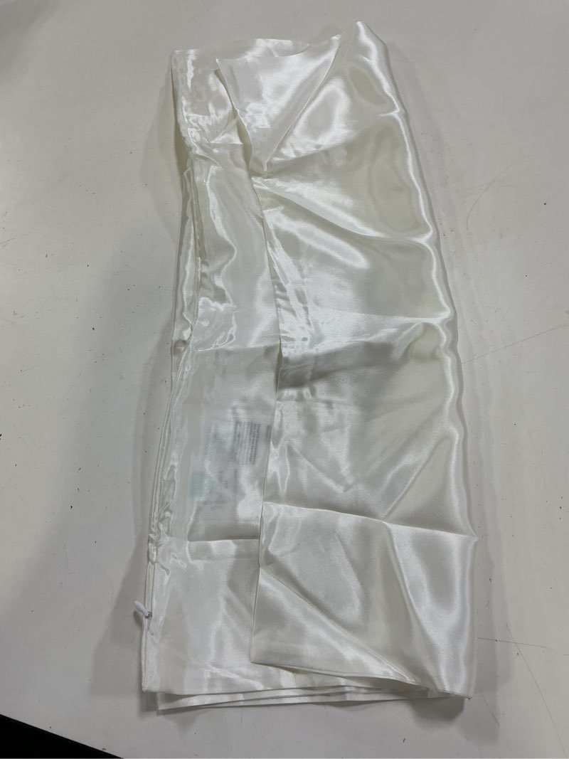 Condition photo showing Good Condition for quince 100% mulberry silk pillowcase, standard, white