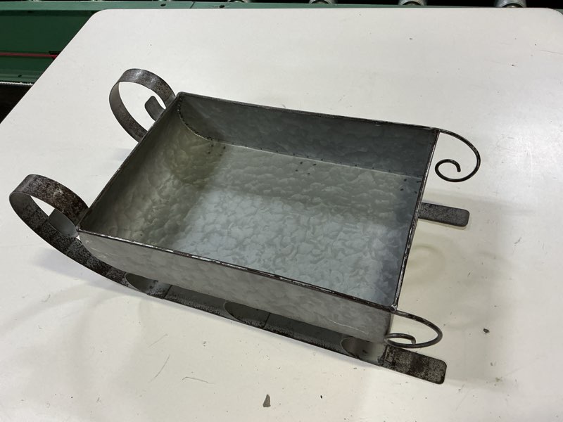 Condition photo showing Good Condition for napco galvanized silvertone farmhouse sleigh 15 x 5 metal decorative tabletop christmas figurine