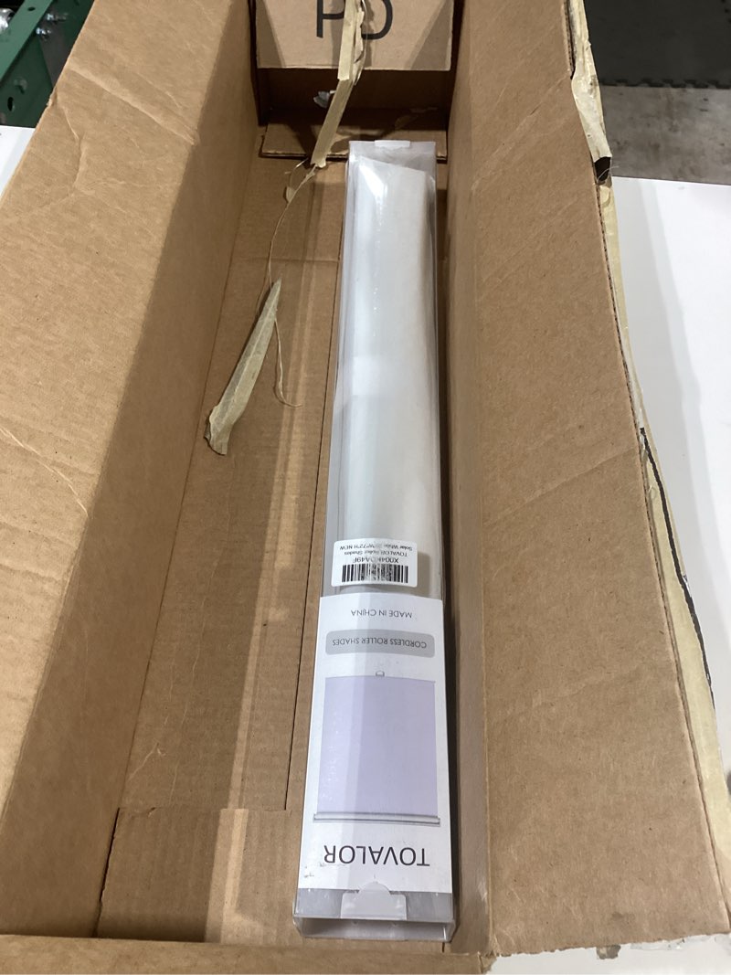 Condition photo showing Good Condition for blackout roller shades