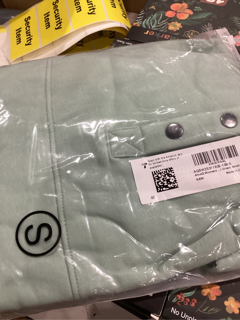 Condition photo showing Good Condition for AlvaQ Womens Oversized Sweatshirts Hoodies Fleece Button Neck Hooded Tops Casual Pullover Tunics Winter Outfits 2025 Light Green Small