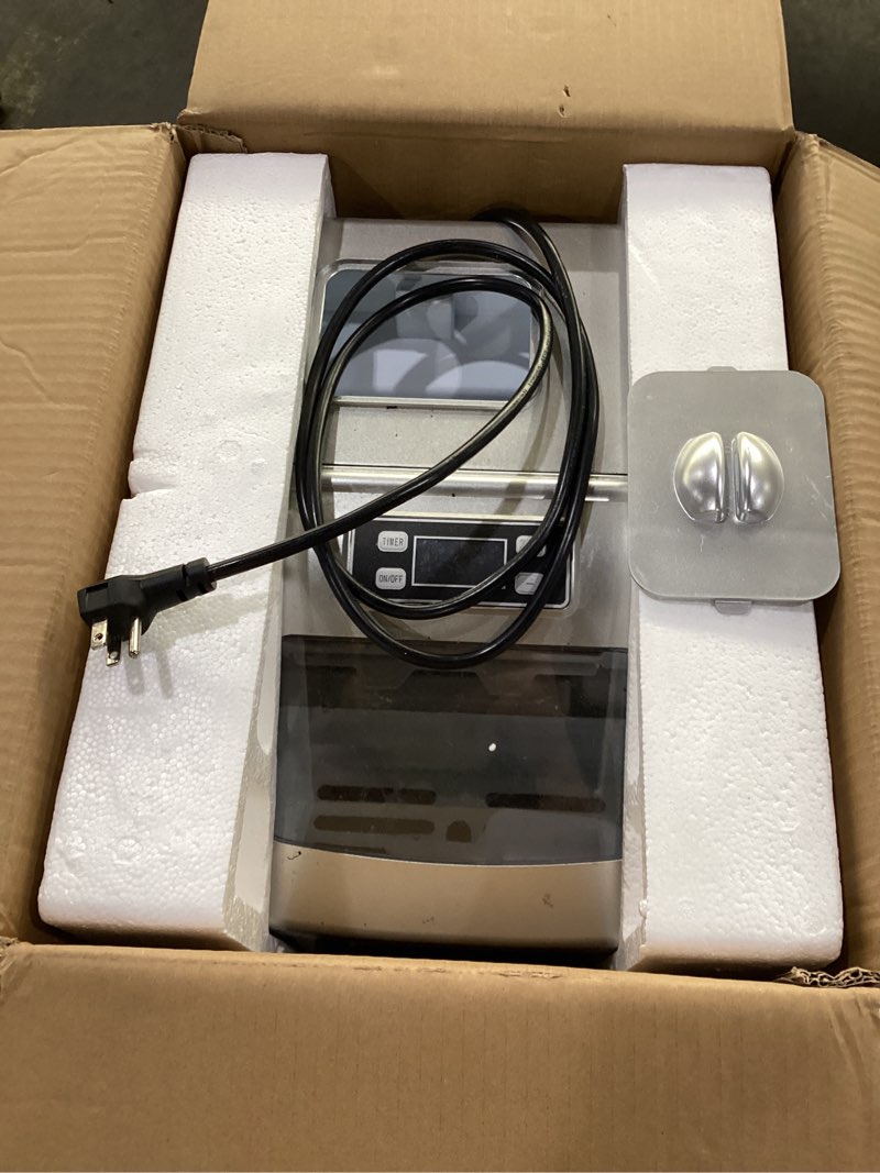 Xtra large capacity clear ice maker