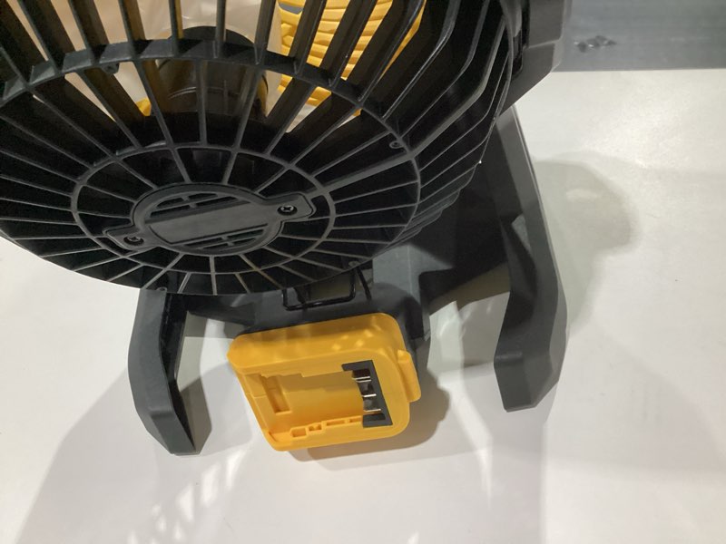 https://lotting-media.assets.bidfta.com/lotting_1f3579ac-5975-42ad-a6ea-03c9bf81a48e