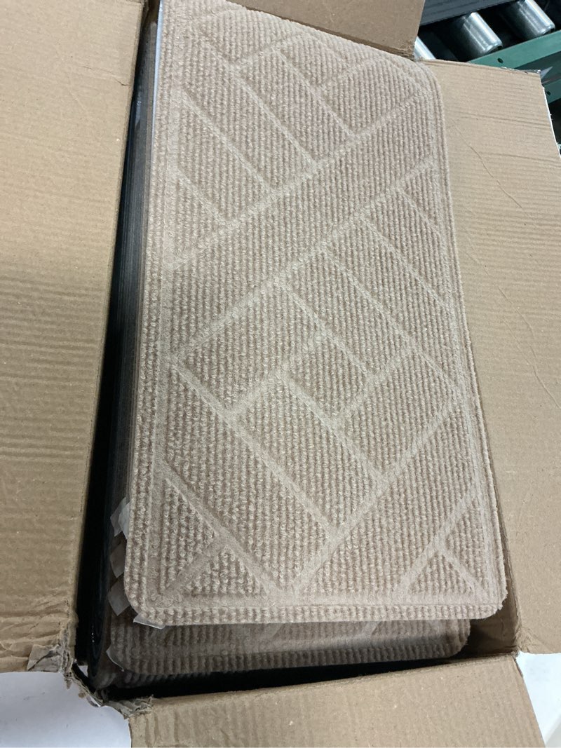 Condition photo showing Good Condition for 15 Pack 8 "X 30" Non-Slip Carpet Stair Treads for Indoor Wooden Steps, Made of Polyester and Reusable Adhesive, Suitable for Kids Elders and Pets?Beige Lines? 15pc - 8" x 30"inch Beige Lines