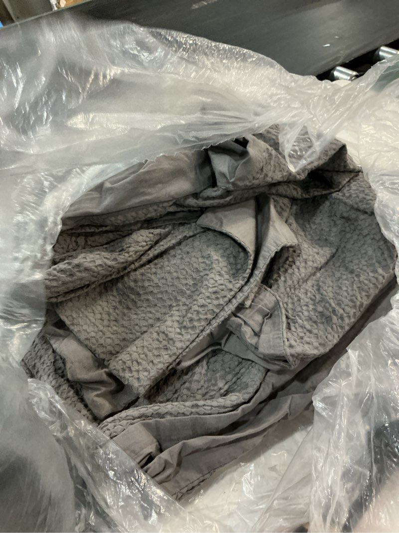 Condition photo showing Good Condition for quince organic luxe honeycomb duvet cover set, king/cal king, grey