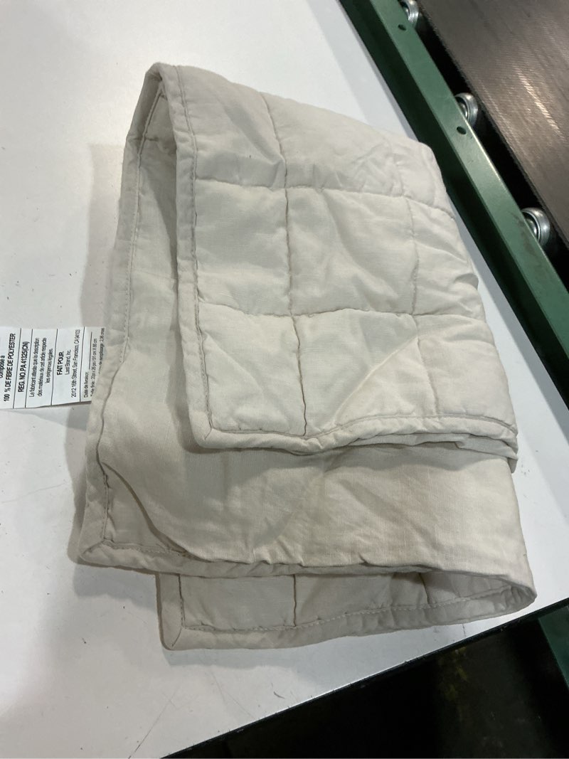 Condition photo showing As Is for organic cotton gauze box quilt sham set color: undyed size:queen