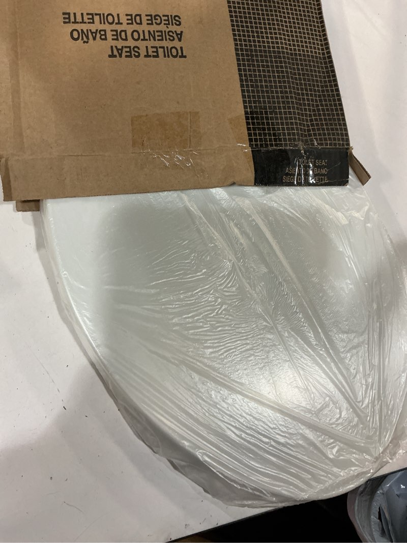Condition photo showing New/Like New for bemis 170 durable plastic toilet seat, elongated, white