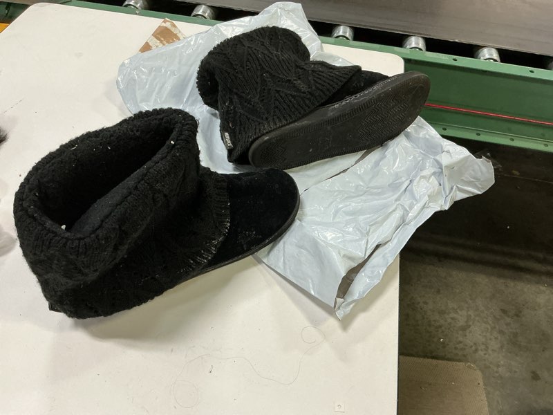 Condition photo showing As Is for muk luks muk luks women's raquel slippers-oxford shoe 11-12 black