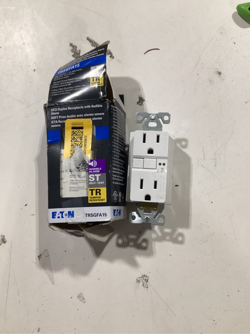 Condition photo showing Good Condition for eaton 15 -amp 125-volt tamper resistant gfci residential decorator outlet receptacles , white