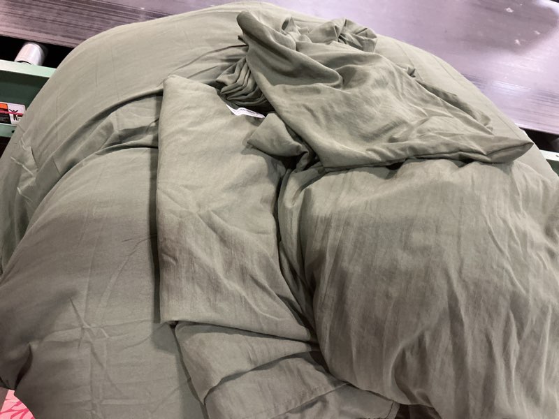 Condition photo showing As Is for Bedsure King Size Comforter Set, Dark Green Soft Prewashed Bedding for All Seasons, 7 Pieces Warm Winter Down Alternative Bed Set, Fluffy Bed in a Bag with Sheets, Pillowcases & Shams King(With Fitted Sheet) 03 - Dark Green