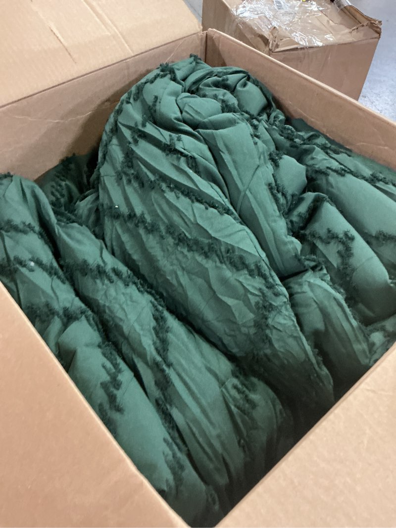 Condition photo showing As Is for litanika queen comforter set dark emerald green, 3 pieces lightweight chevron tufted bedding comforter set, fluffy winter down alternative comforter bed set gift choice 02 - emerald green queen (90"x90")