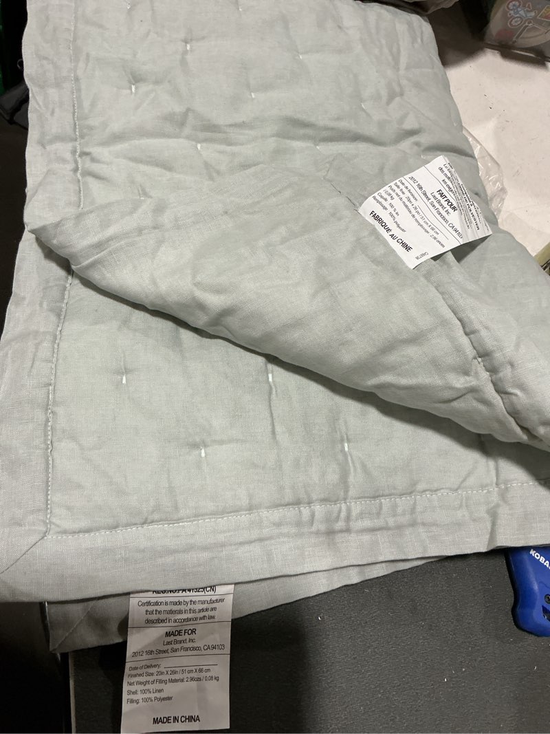 Condition photo showing Good Condition for mist quilt pillow shams, 20in x 20in