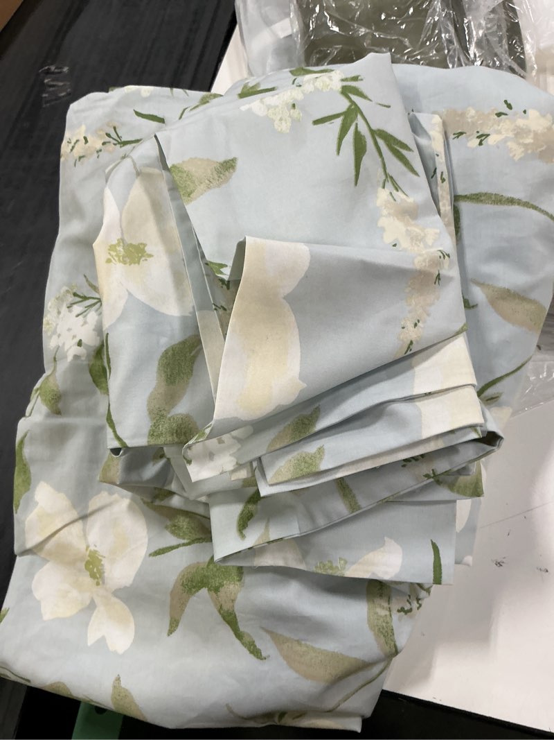 Condition photo showing Good Condition for organic crisp percale floral  duvet deluxe bedding bundle full/queen 3 pieces 
