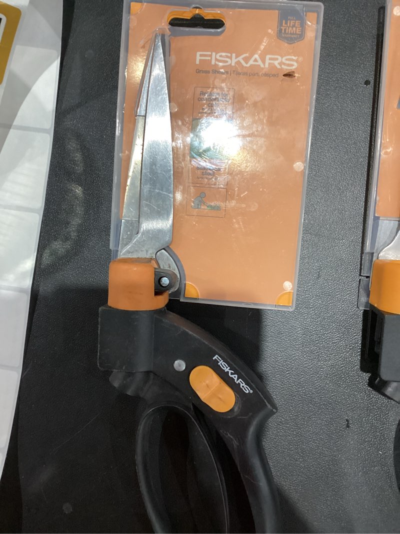 Condition photo showing As Is for fiskars shear ease steel straight edge grass shear