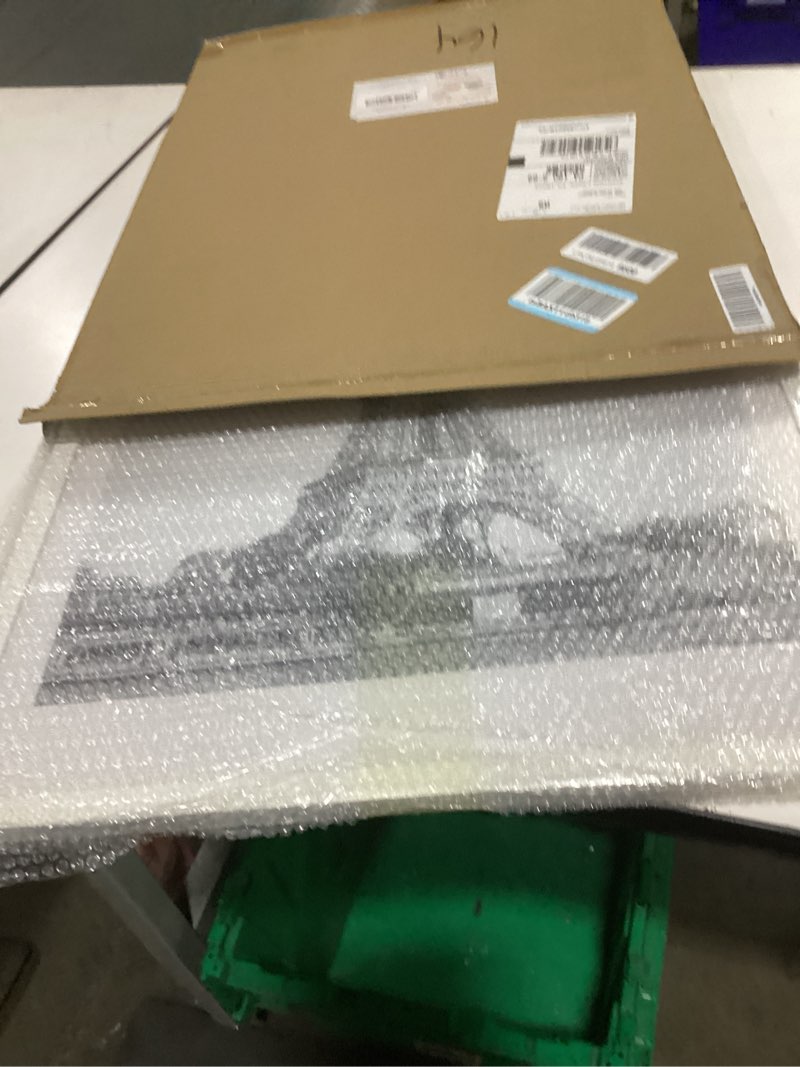 Condition photo showing New/Like New for upsimples 18x24 picture frame, display pictures 16x20 with mat or 18 x 24 without, wall hanging poster frames, white, 1 pack white 18x24