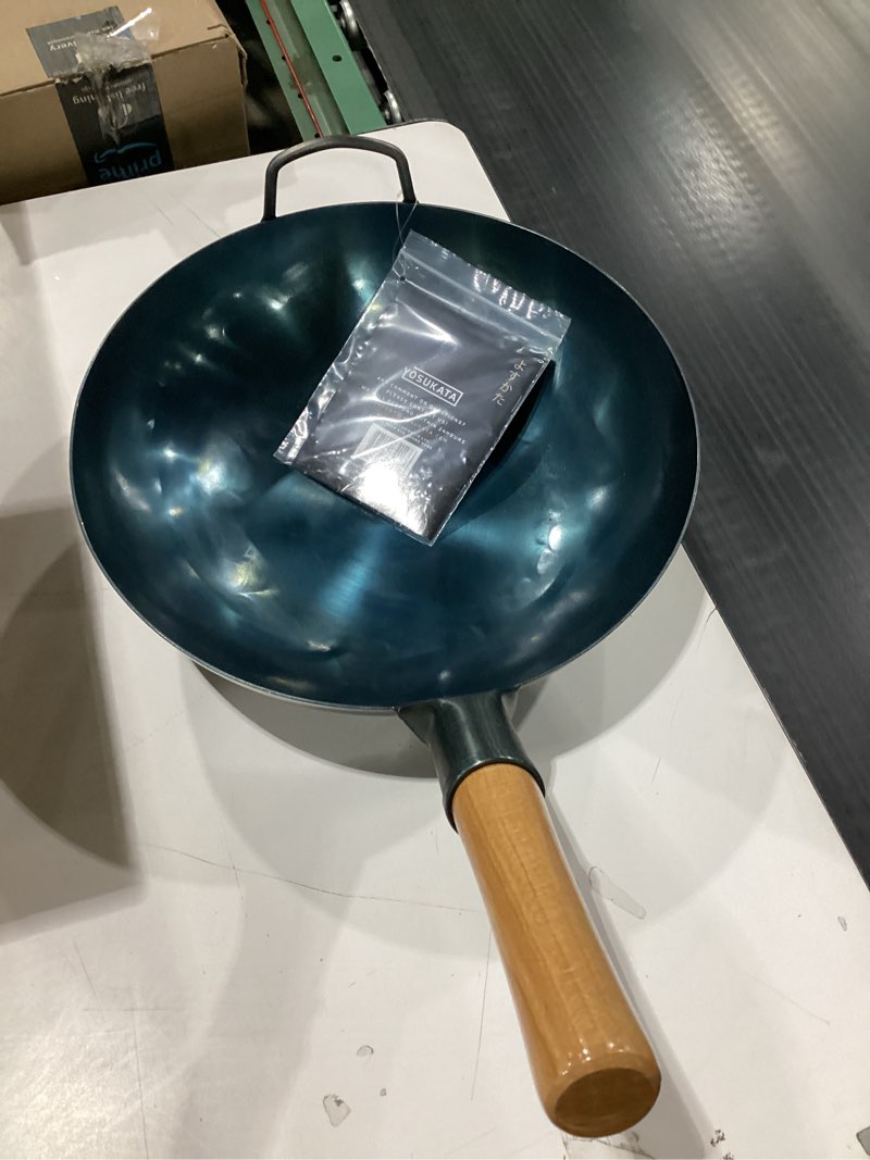 Condition photo showing As Is for YOSUKATA 13.5” Blue Carbon Steel Wok Pan – Pre-Seasoned Flat Bottom Wok Compatible with open fire, gas, electric, ceramic, induction cooktops -Traditional Chinese Pan for Stir Fry, BBQ, Grill, Camping 34 cm Blue