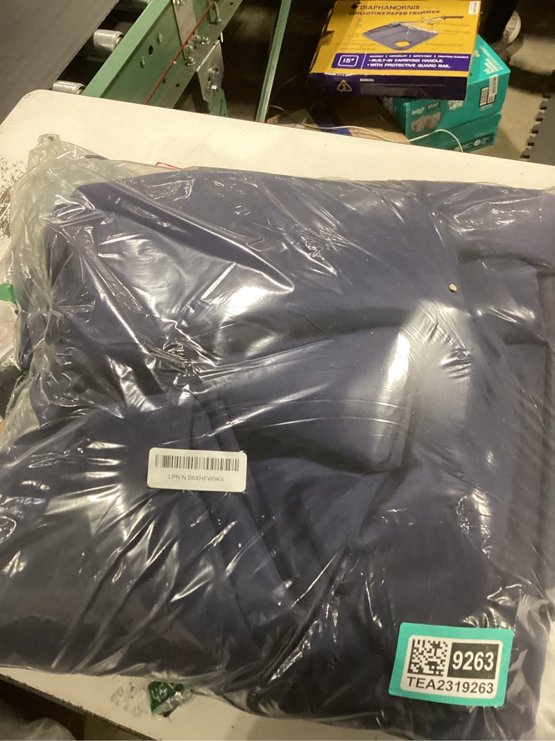 Condition photo showing New/Like New for 6-pack navy blue round tablecloths, 120 inches, stain-resistant polyester for 5-6 ft round tables - washable table covers for weddings, banquets, birthday parties, events navy 120 in, 6 pack