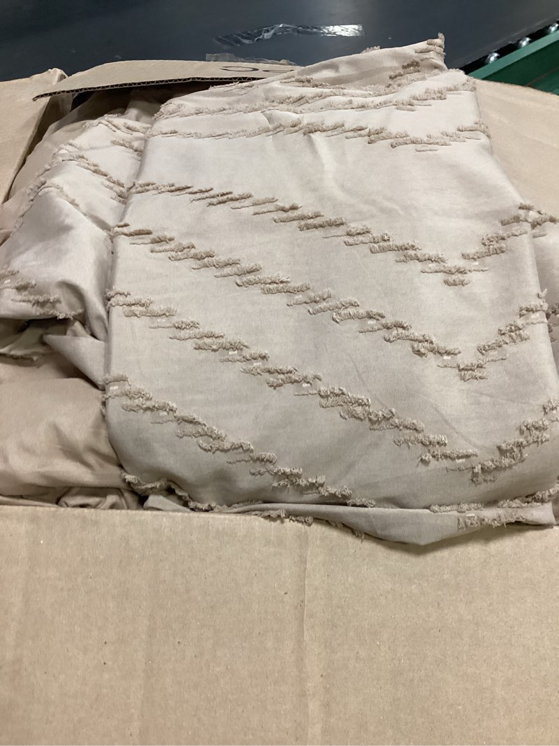 Condition photo showing Good Condition for litanika comforter super king plus size set taupe, 3 pieces chevron tufted solid bedding comforter sets, fluffy bed set 13 - taupe super king plus (128"x120")