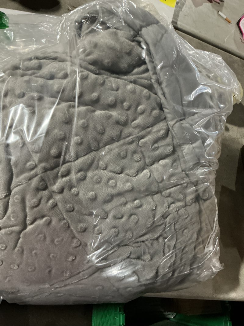 Condition photo showing Good Condition for Mr. Sandman Weighted Blanket for Adults Queen Size 15 lbs, Soft Cooling Heavy Minky Blanket for Sleep, Washable Throw Blanket with Glass Beads, 60 x 80 Inches, Grey 60 x 80 inches, 15lbs Grey
