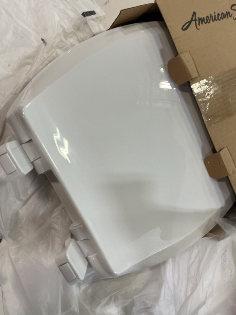 Condition photo showing Good Condition for american standard 5503a00b.020 transitional slow-close elongated front toilet seat, white