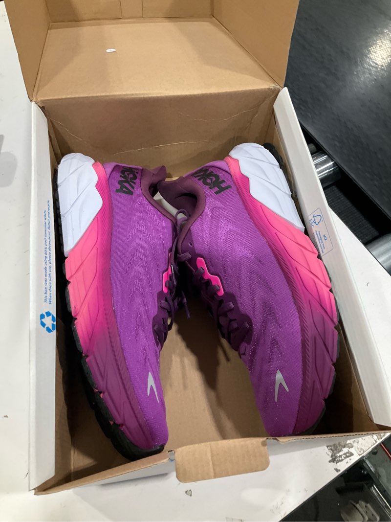 Condition photo showing New/Like New for Hoka Arahi 6 Grape Wine/Beautyberry 10 B (M)