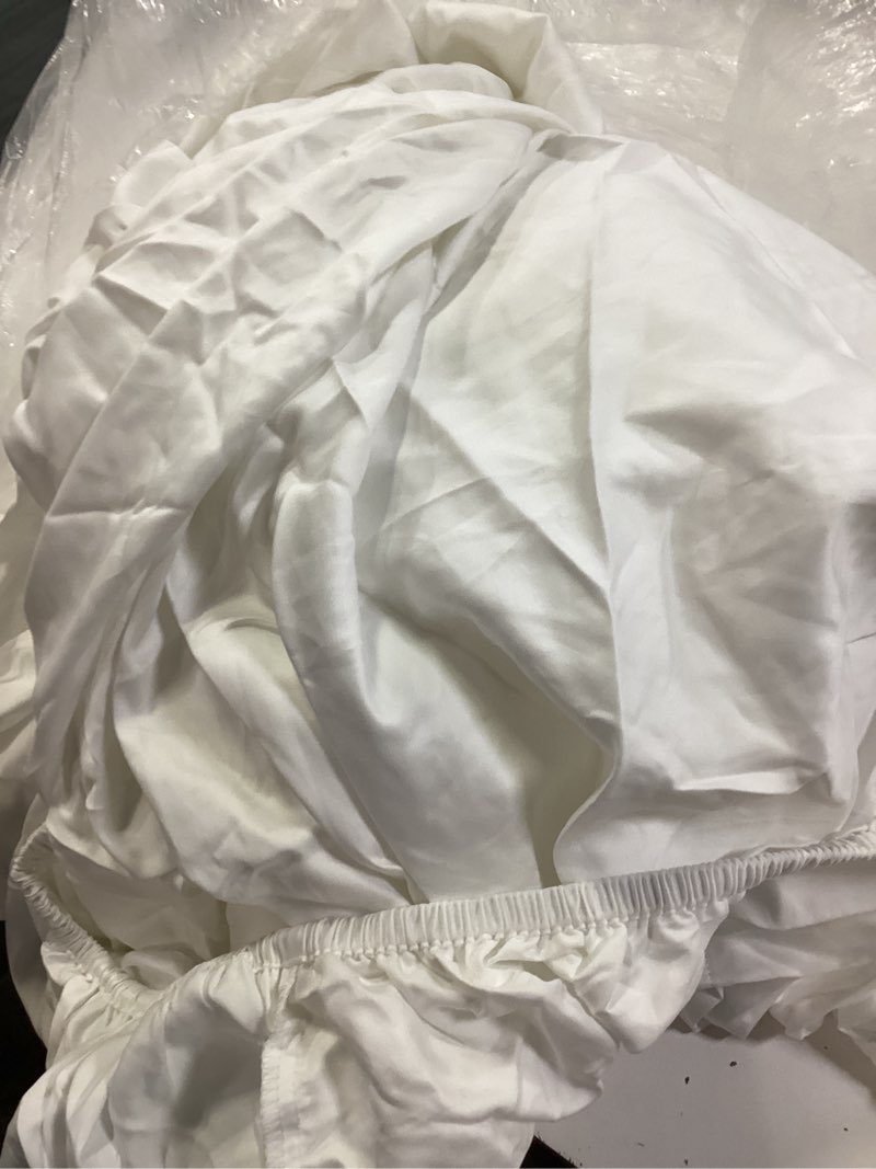 Condition photo showing Good Condition for organic brushed cotton sheet set size: king