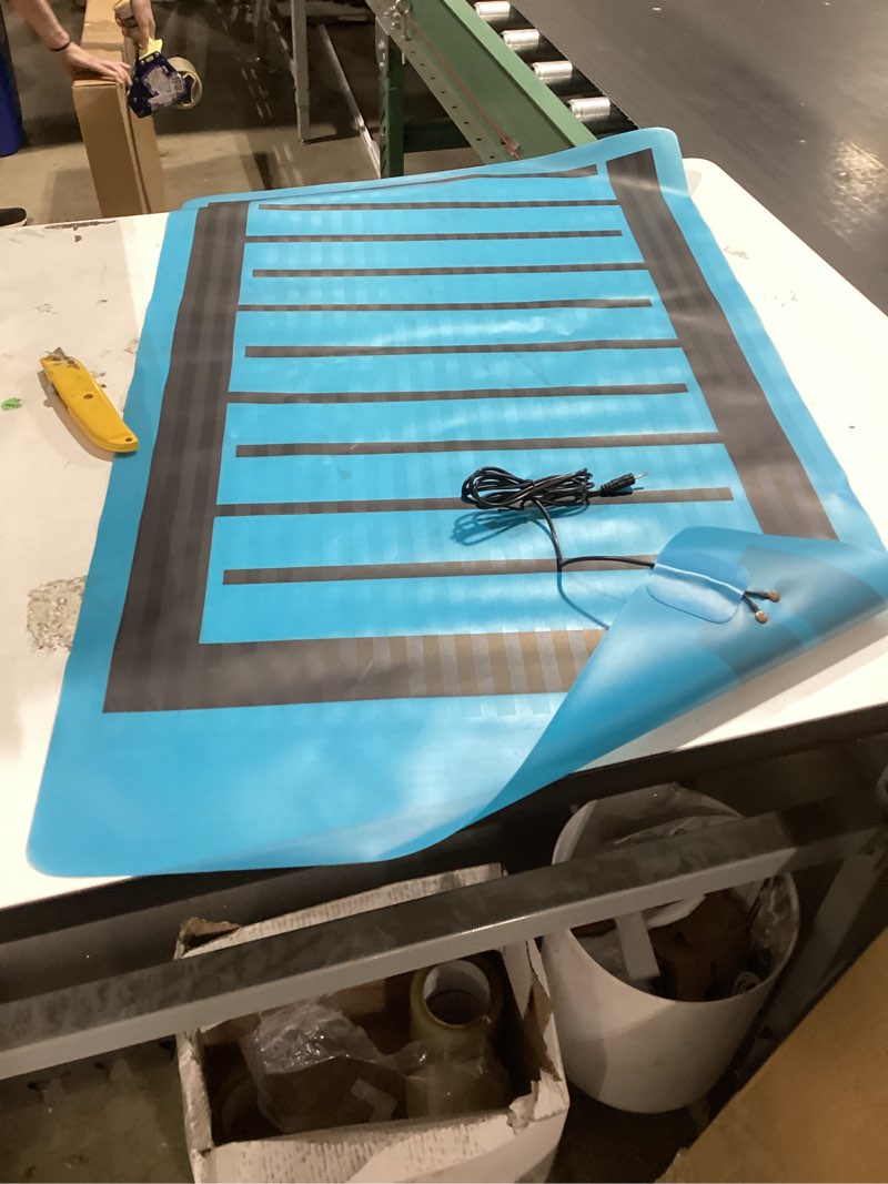Condition photo showing Good Condition for similiar product not like stock photoseedling heat mat, 3 gear adjustable temperature warm hydroponic heating pad waterproof heating pad plant warmer for germination, indoor gardening, greenhouse 1522