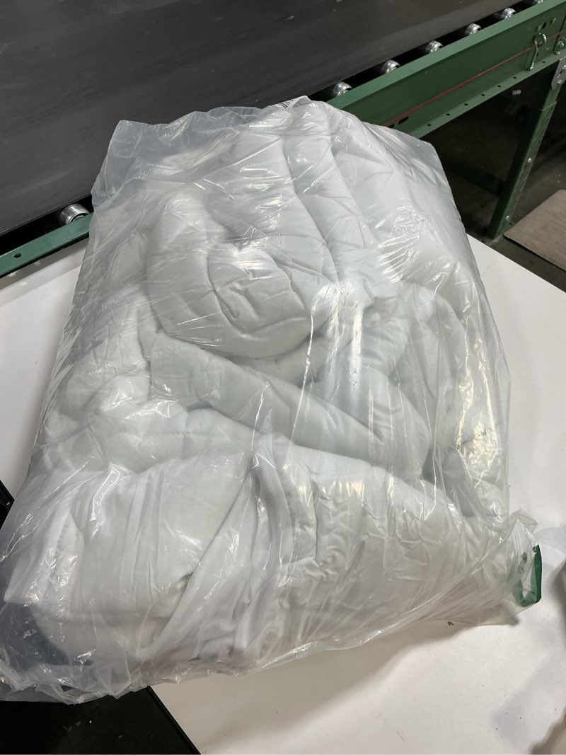 Condition photo showing As Is for cozylux queen mattress pad cotton cooling mattress topper quilted fitted mattress cover non slip breathable soft mattress protector up to 21" deep pocket thick pillowtop 450gsm (60x80) inches white white queen