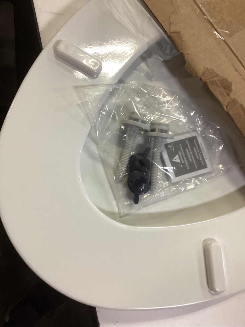 Condition photo showing New/Like New for bemis residential molded wood toilet seats white