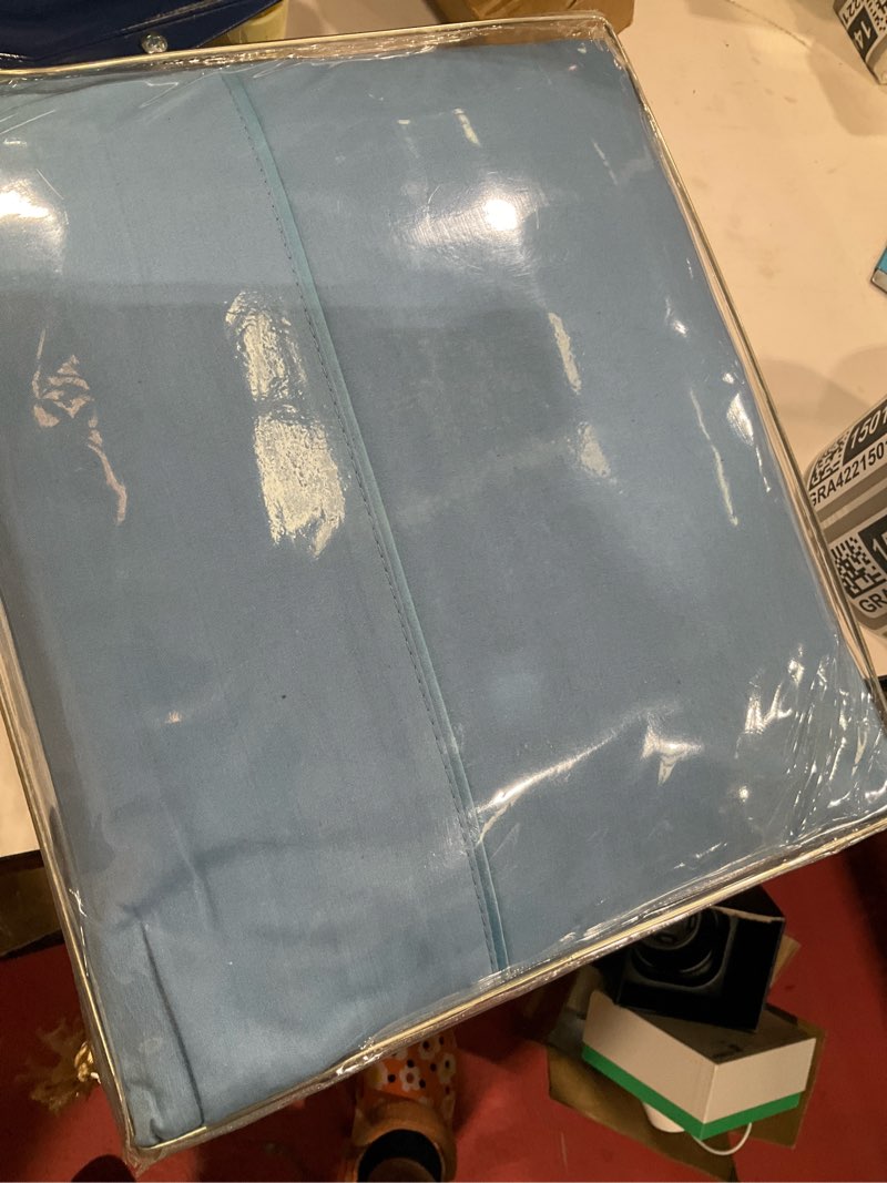 Condition photo showing Good Condition for California king  sheet set