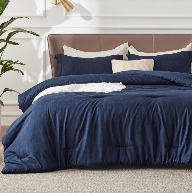 Bedsure Oversized Queen Comforter Set - Navy Soft Bedding for All Seasons, Cationic Dyed Bed Set, 3 