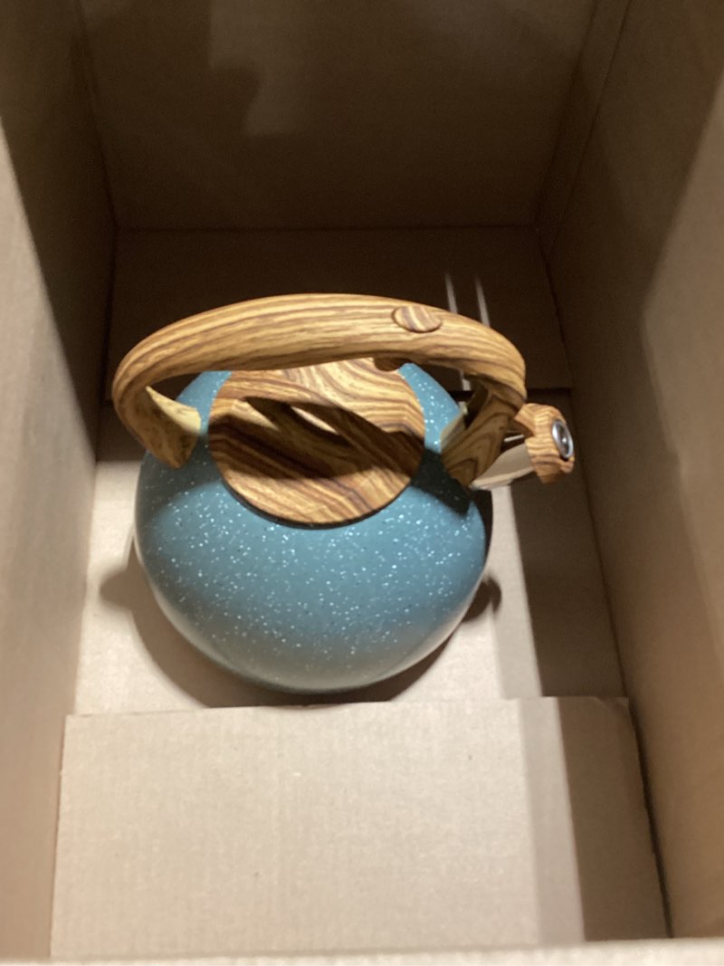 Condition photo showing Good Condition for belanko 2.7 quart tea kettle for stovetops - food grade stainless steel teapot with loud whistle, cool-touch wood pattern handle, rust-resistant whistling kettle - starry green